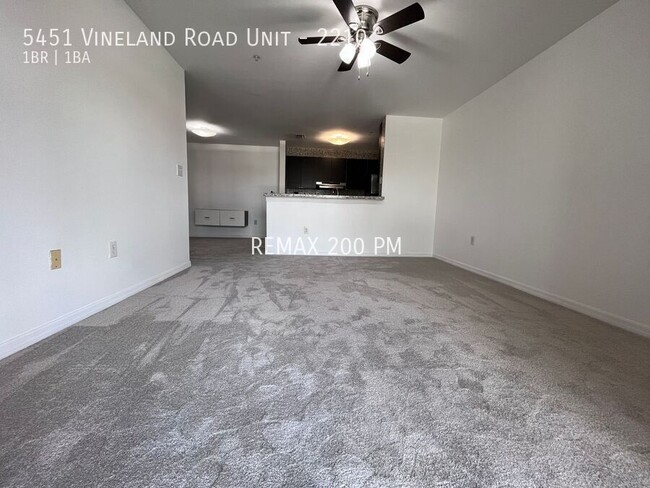 Building Photo - Beautiful One Bedroom Condo