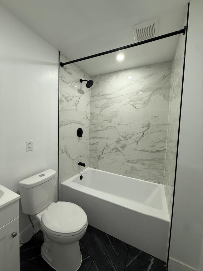 Building Photo - 161 6th Ave