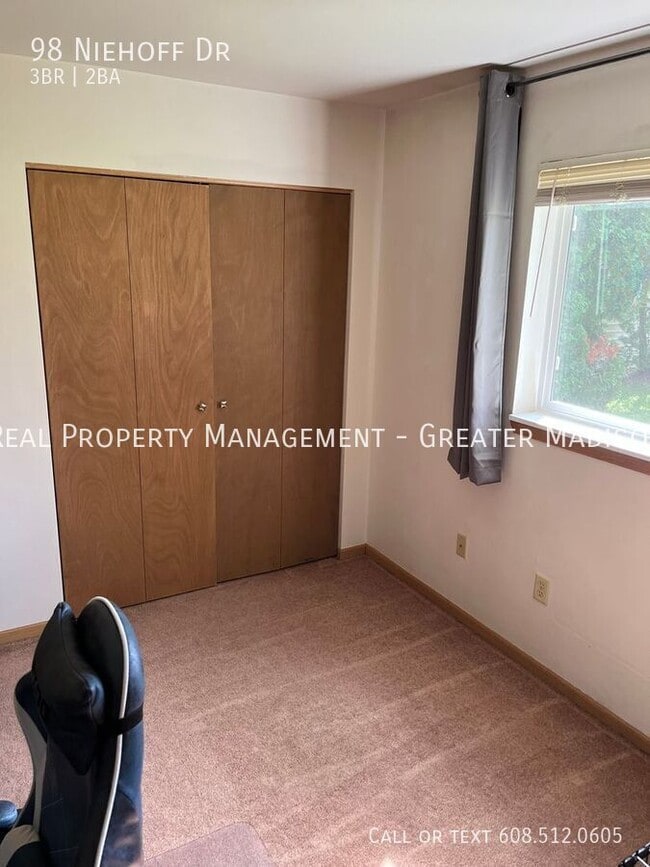 Building Photo - 98 Niehoff Dr