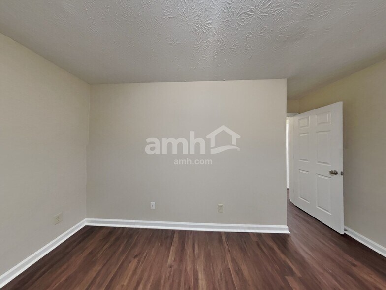 Building Photo - 5568 Alcott Ln