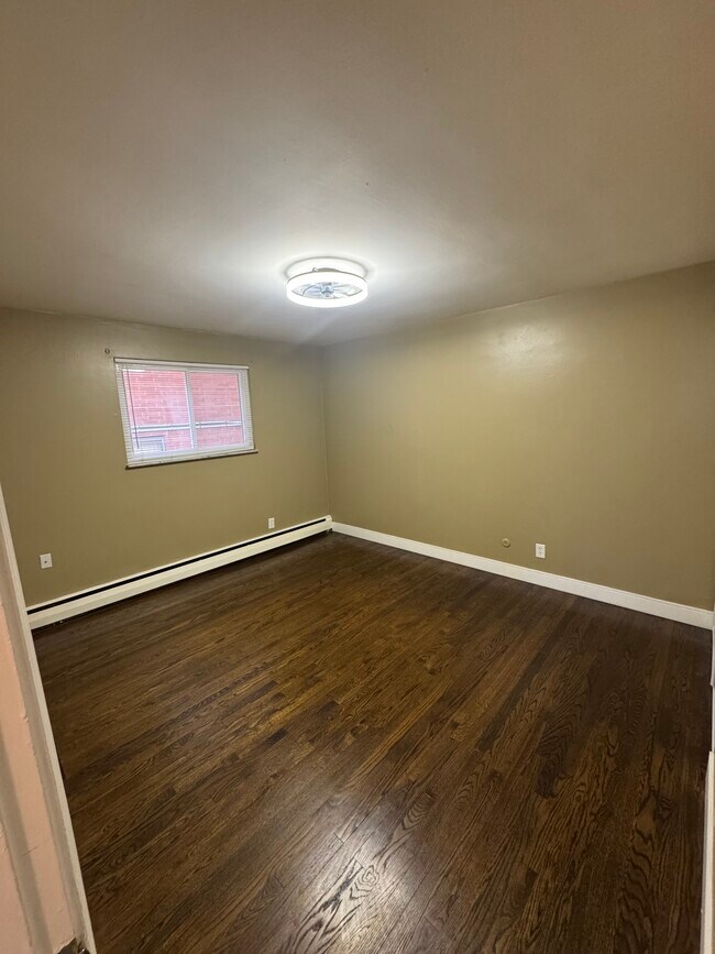 Building Photo - 3341 Parkcrest Ln