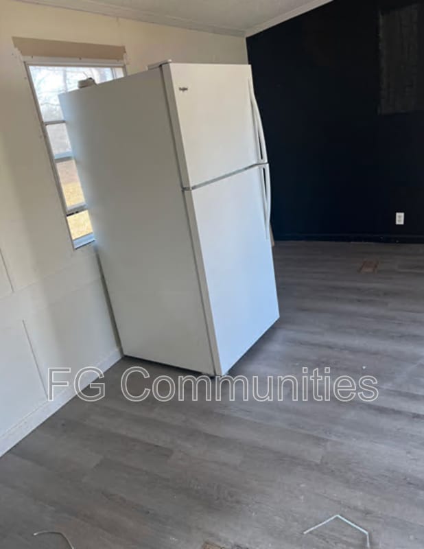 Building Photo - 147 Oak Knoll Dr