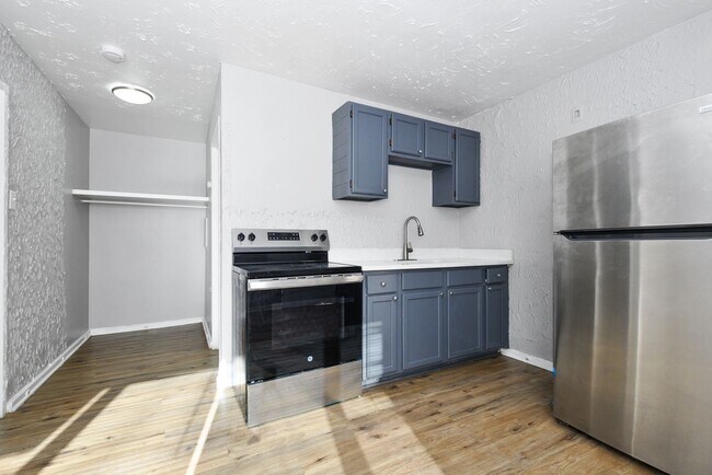 Interior Photo - 8124 S Western Ave. Chicago IL