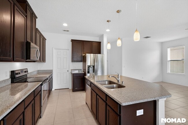 Building Photo - Spacious 4BR House in Orlando