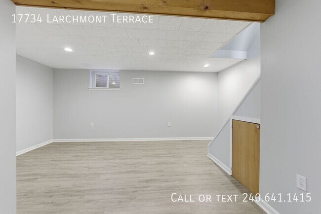 Building Photo - 17734 Larchmont Terrace