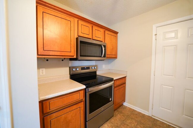 Building Photo - 134 Mustang Dr