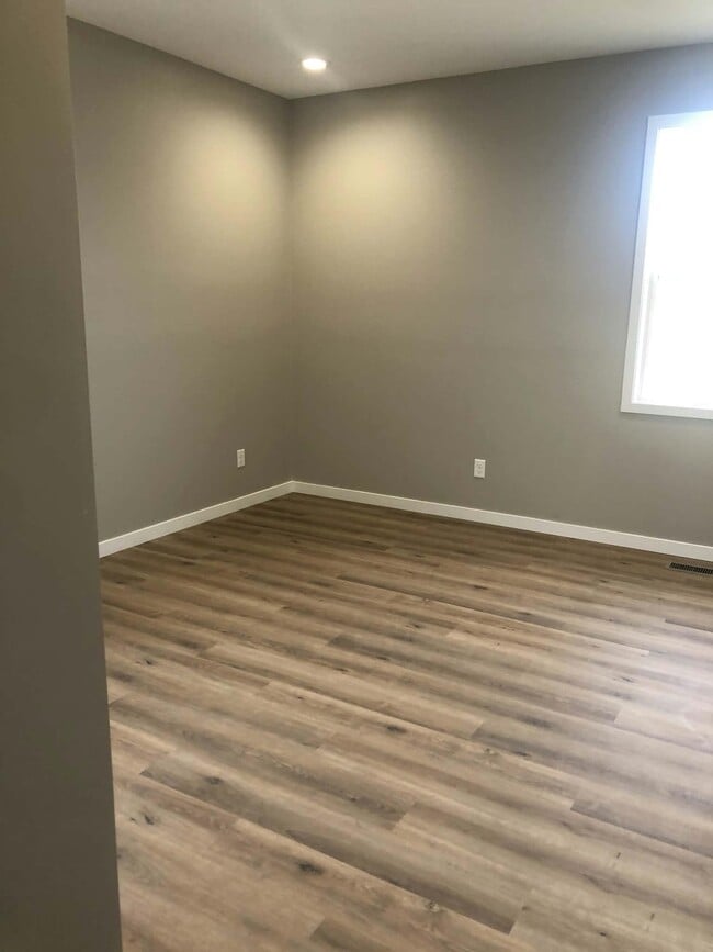 Building Photo - 4153 Fallen Oak Dr