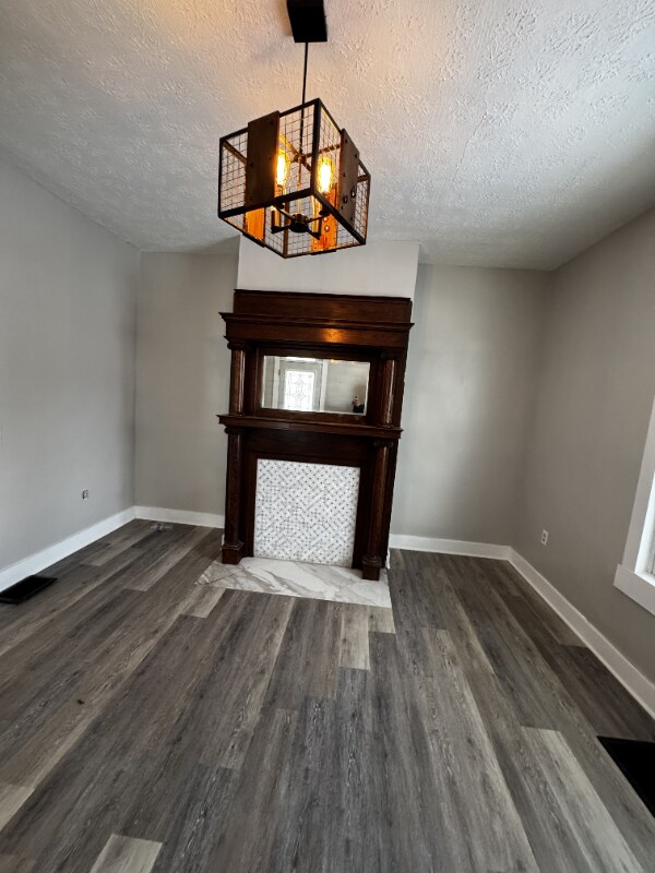 Building Photo - 53 N Oakley Ave