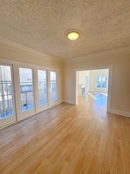 Building Photo - 420 S Berendo St