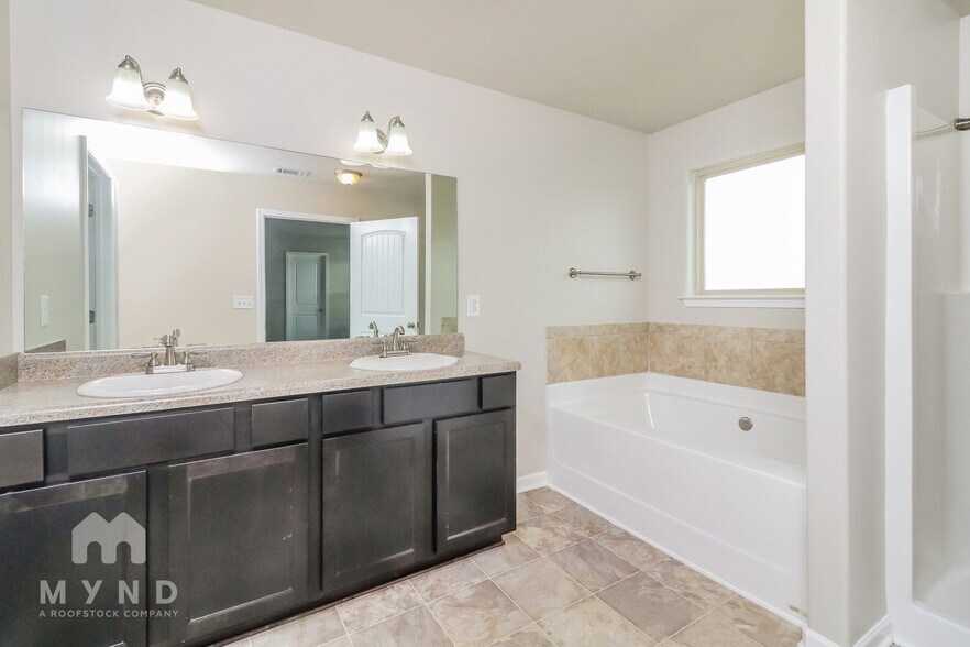 Building Photo - 400 Hyder Ct