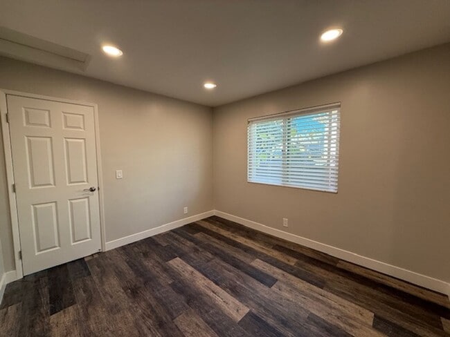 Building Photo - Cozy New 1-Bed, 1-Bath Private Retreat with Yard & Modern Finishes in La Mesa. Move in Special!!