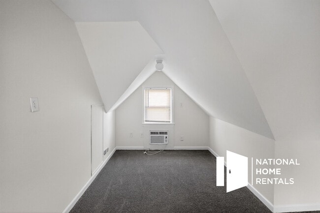 Building Photo - 1418 Olive St