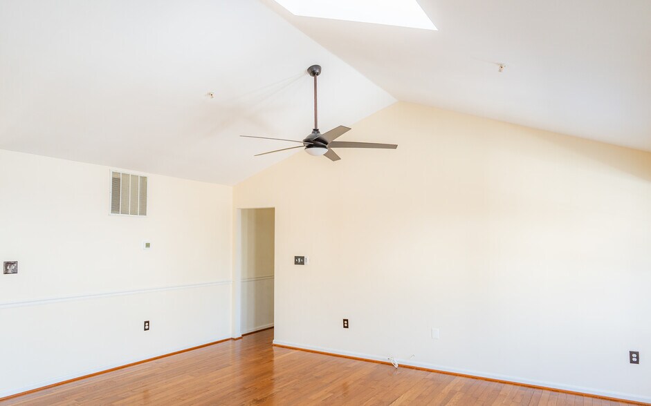 Building Photo - 1111 Merganser Ct