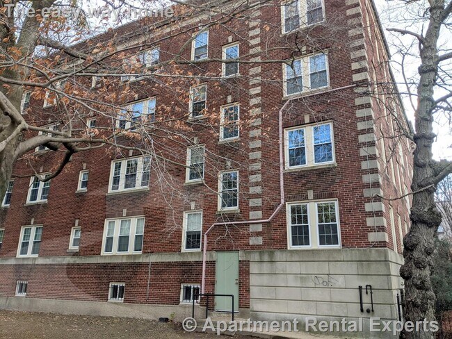 Building Photo - 119 College Ave