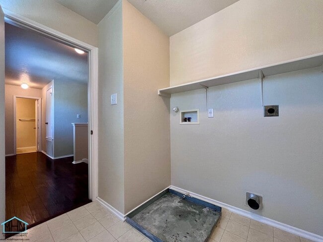 Building Photo - 127 Booker Palm
