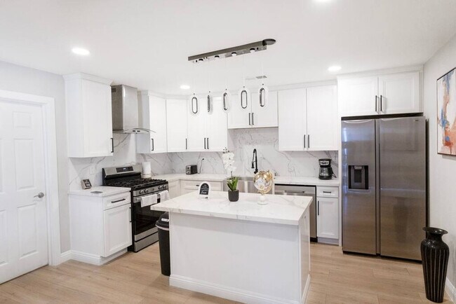 Building Photo - 8356 Adams St