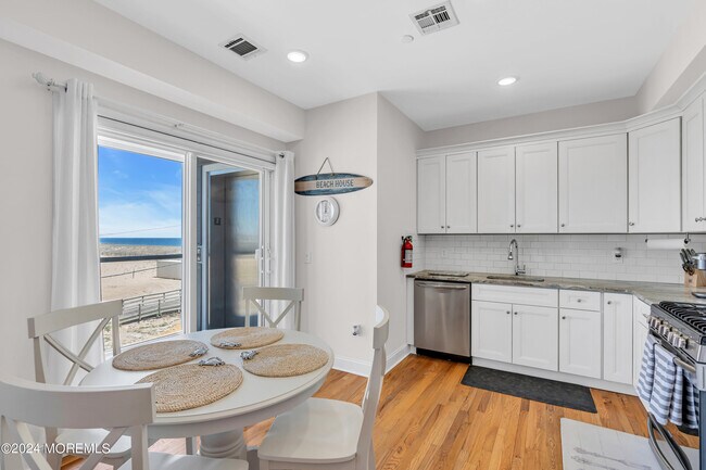 Building Photo - 1515 Ocean Terrace