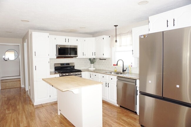 Building Photo - 8 New Fitchburg Rd