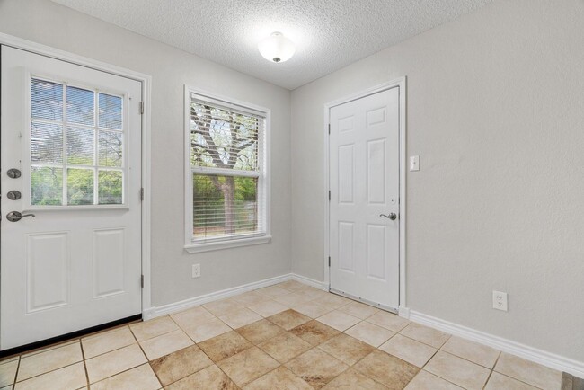 Building Photo - **Showing May 2 @ 5:30 PM** Three Bedroom ...