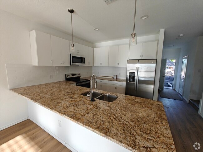 Kitchen - 113 N 5th St