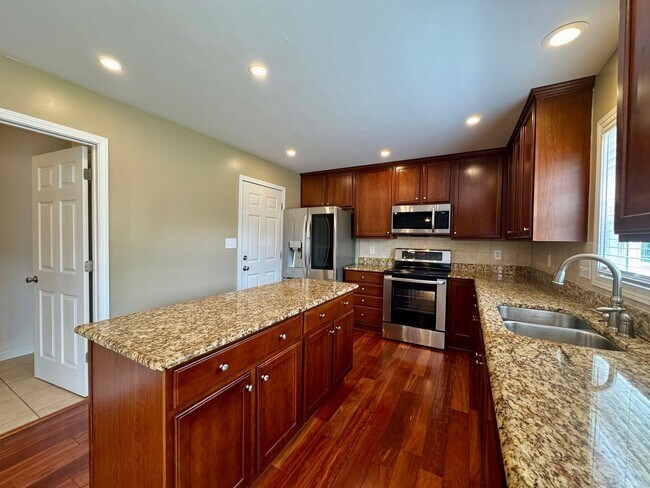 Building Photo - The Oaks at Westgate