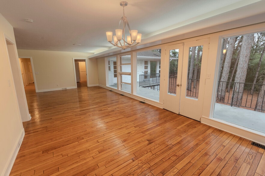 Building Photo - 1010 Bion Butler Rd