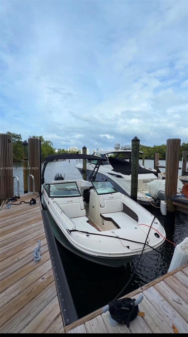 Building Photo - 16385 Biscayne Blvd