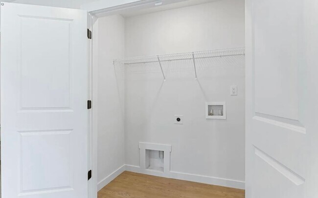 Building Photo - Brand New Duplex Available Now!