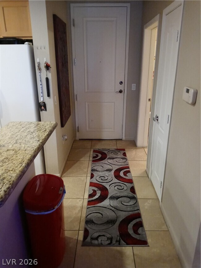 Building Photo - 31 E Agate Ave