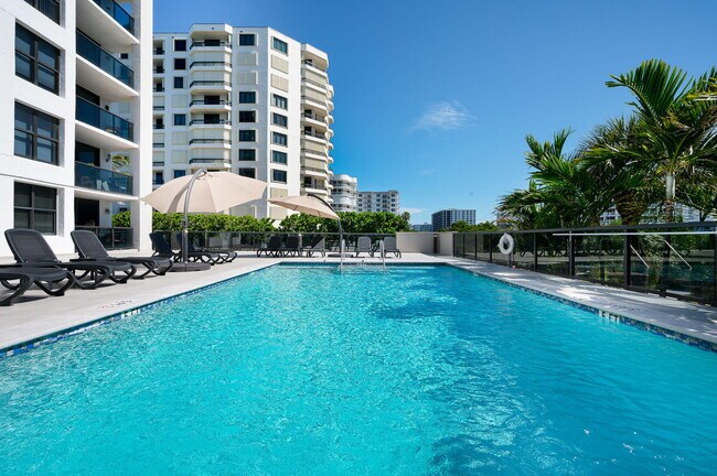 Building Photo - 3115 S Ocean Blvd