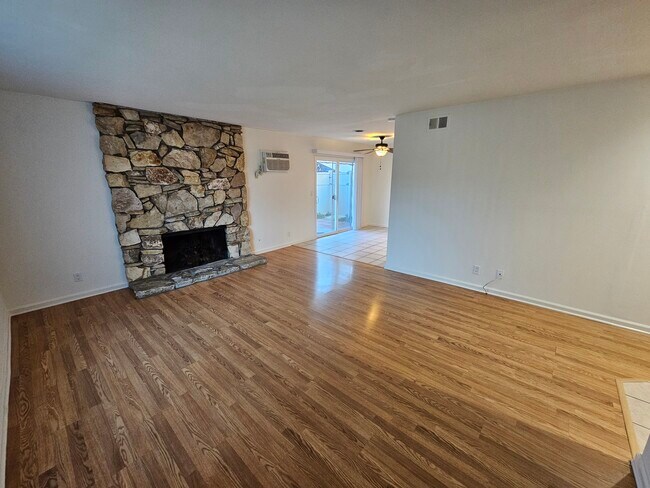 Building Photo - 7632 Amazon Dr