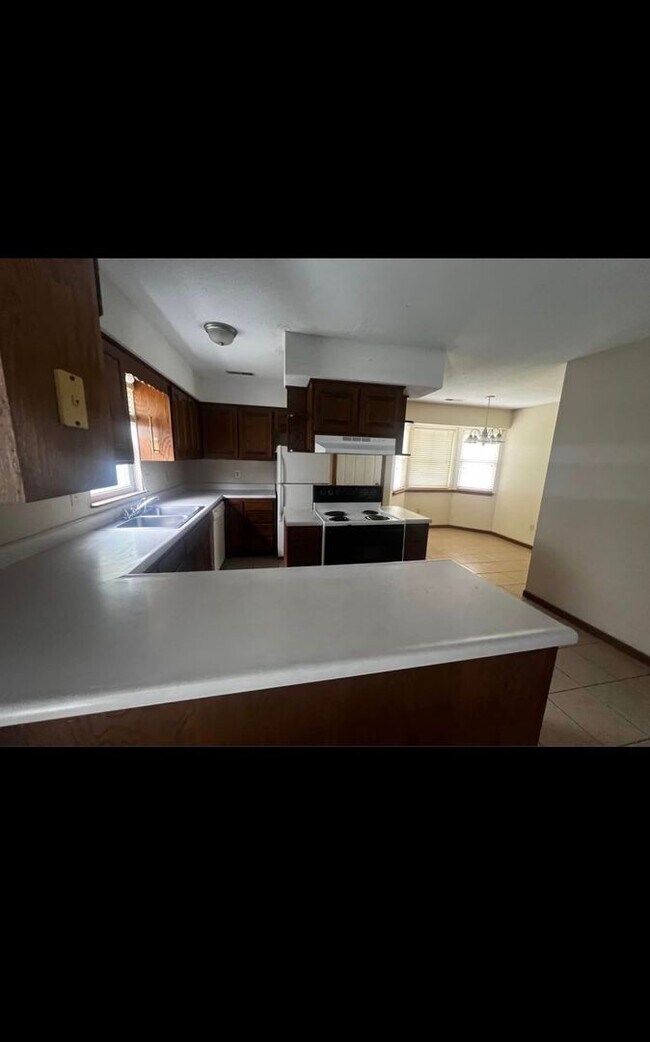 Building Photo - 362/364 Chris Dr.