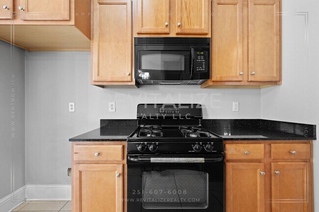 Building Photo - 11070 Courtland Ct