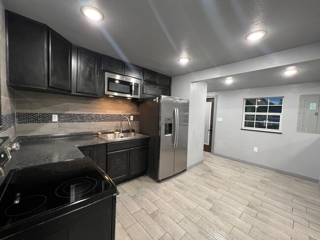 Building Photo - 4709 15th Ave S