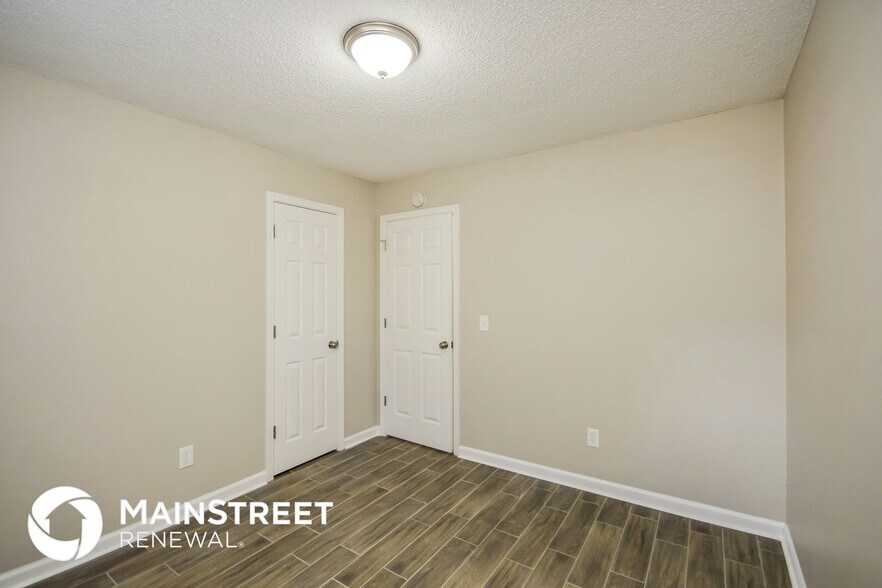 Building Photo - 150 Lazy Hollow Ln