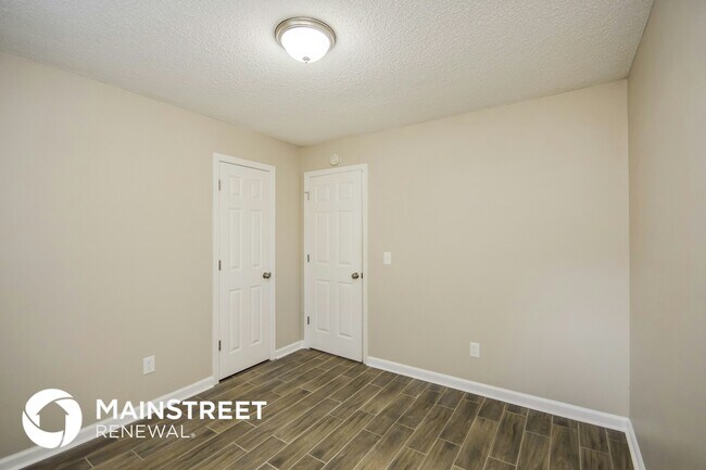 Building Photo - 150 Lazy Hollow Ln