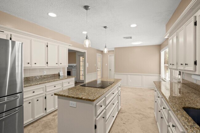 Building Photo - 17627 Macrantha Dr