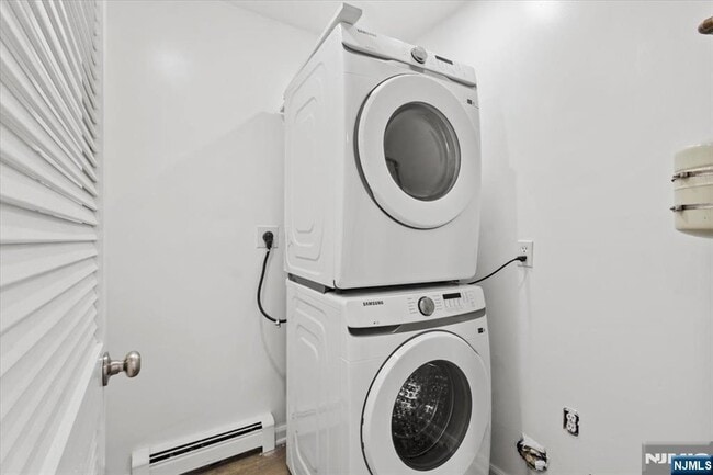 Building Photo - 17 Holsman St