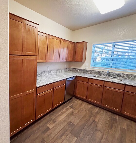 Building Photo - 7050 E Sunrise Dr