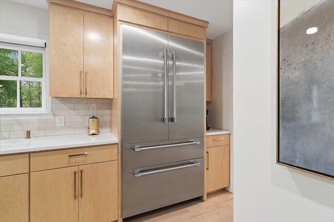 Building Photo - 8106 San Benito Way