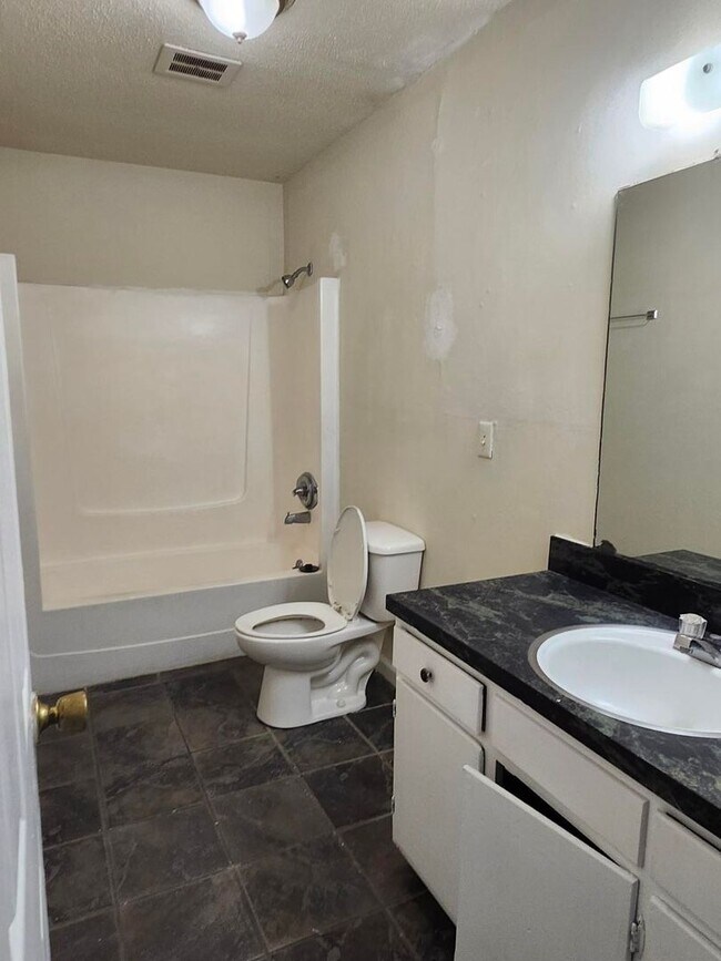 Building Photo - 4644-4648 Cary Lane