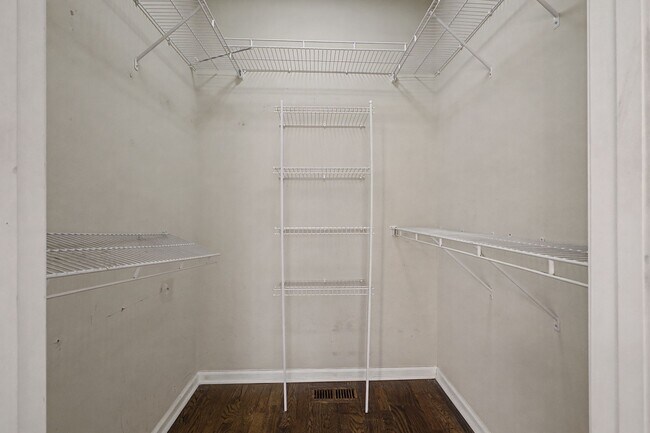 Building Photo - 1857 Woodland Pointe Dr