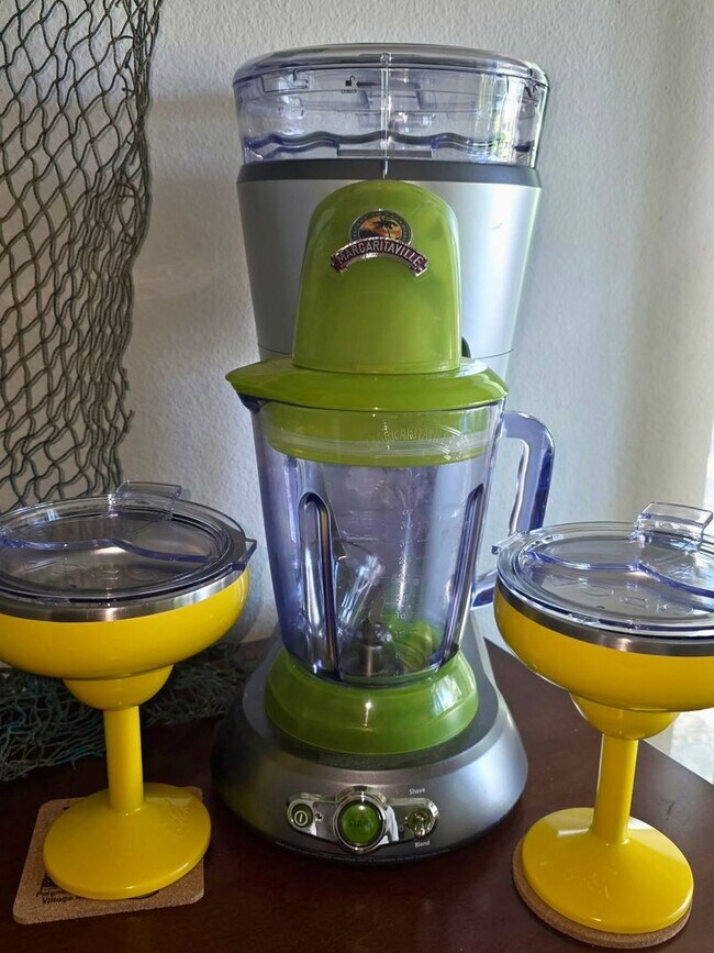 Building Photo - 11449 W Bayshore Dr