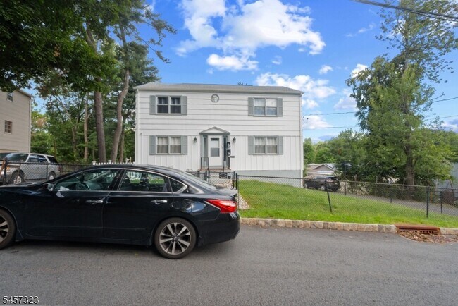 Building Photo - 58 Jardine Rd