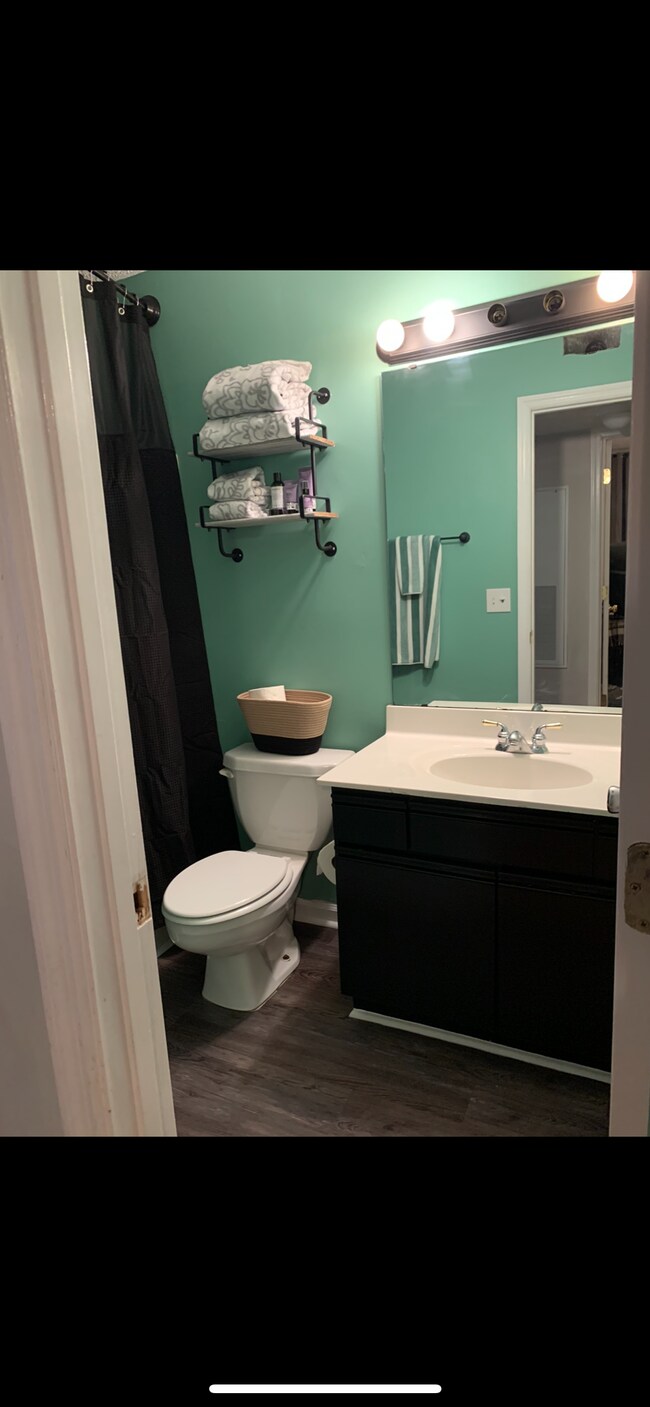 Building Photo - 1931 Bent Grass Dr