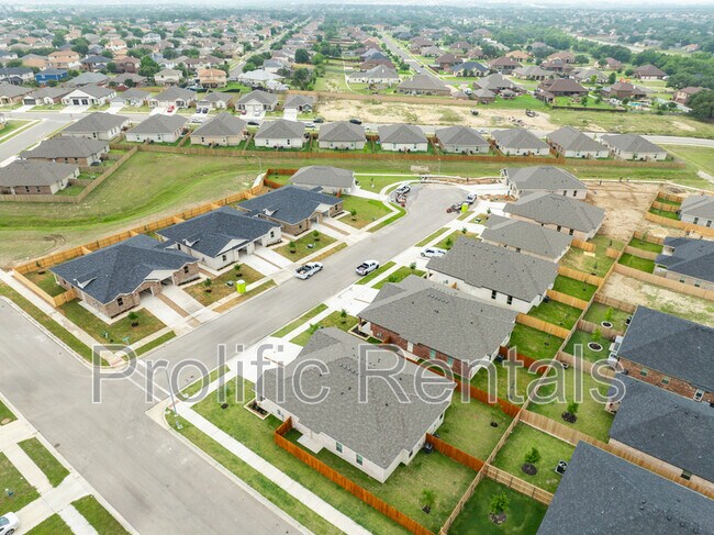 Building Photo - 5103 Rose Petal Ct
