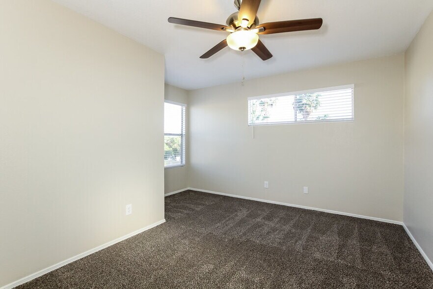 Building Photo - 909 E Marco Polo Rd