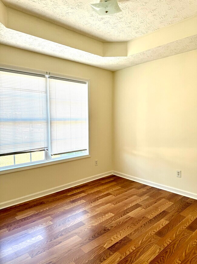 Building Photo - 106 Wesley Way