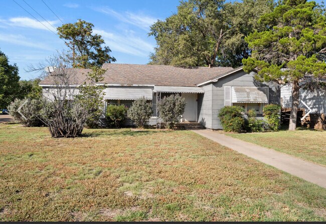 Primary Photo - 3520 26th St