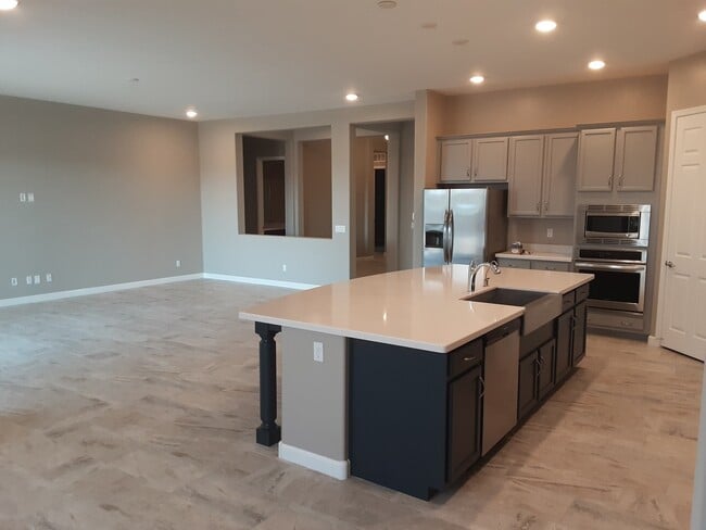 Building Photo - 5Bdrm/ 3.5 bath in Saguaro Bloom, near Twin Peaks & Silverbell